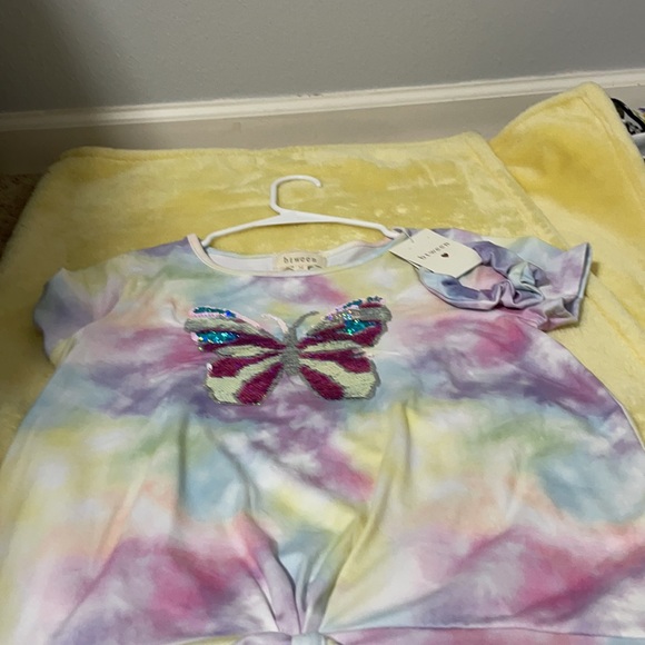 Sequence changes from dark pink to light pink brings hair tie - Picture 2 of 5